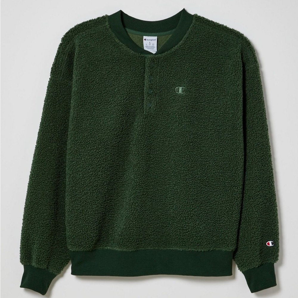 Champion UO Exclusive Teddy
Fleece Henley Sweatshirt